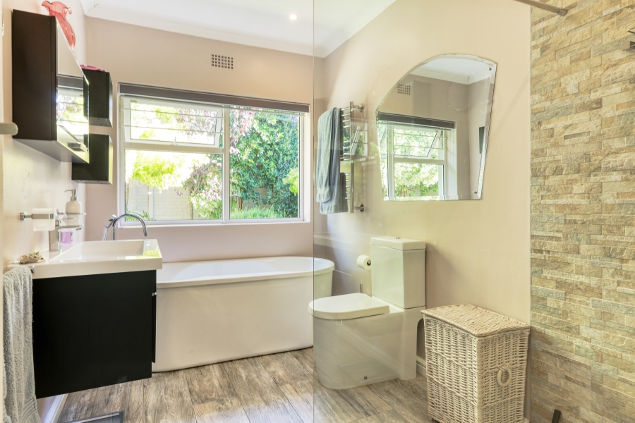 4 Bedroom Property for Sale in Constantia Western Cape